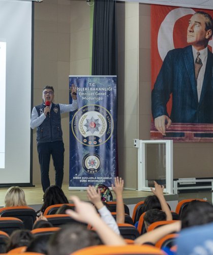 Mersin'de çocuklara 'siber güvenlik' eğitimi