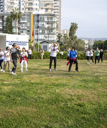 Mersinliler güne sabah sporu ile başlıyor