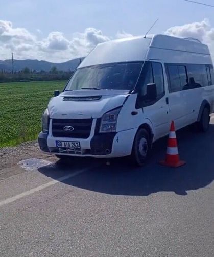 Osmaniye'de işçi servisiyle minibüs çarpıştı: 3 yaralı