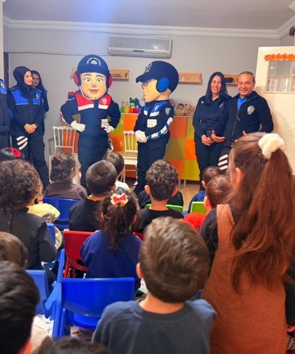 Polislerden trafik ve güvenlik eğitimi