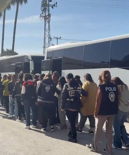 Tarsus'ta uyuşturucu operasyonu: 55 gözaltı