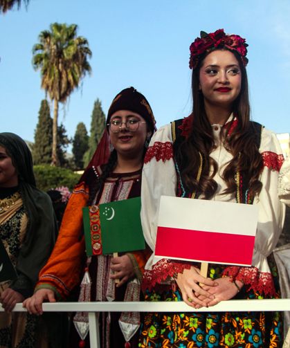 Uluslararası Adana Portakal Çiçeği Karnavalı'nın korteji, renkli görüntülere sahne oldu