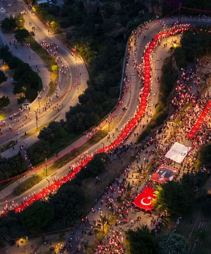 Antalya'da 19 Mayıs 'fener alayı'nda binlerce kişilik coşku / Ek fotoğraflar