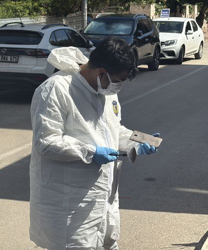Binada 1 ay önce öldüğü değerlendirilen erkek cesedi bulundu