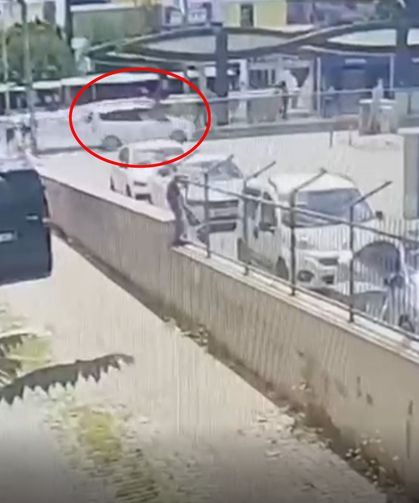 Hafif ticari aracın çarptığı çocuk öldü