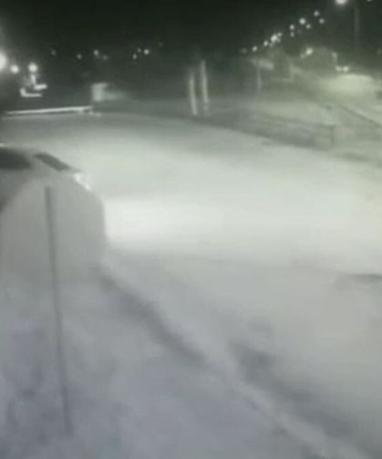 Hatay'da otomobilin bahçe duvarına çarptığı anlar kamerada