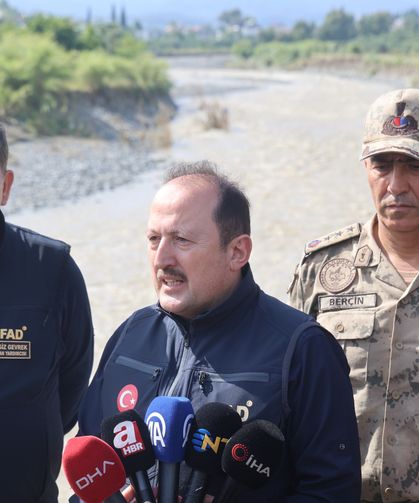 Hatay'da selde kaybolan 2 kişiden birinin cesedi bulundu, diğeri aranıyor (6)