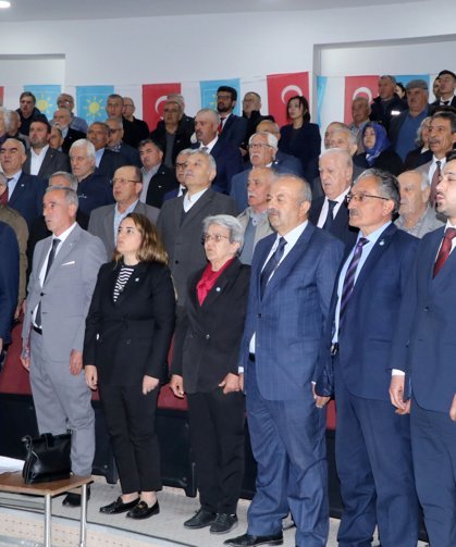 İYİ Partili Taş, Burdur'da partililerle bir araya geldi