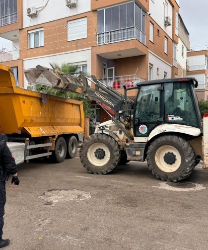Kepez'de çöp ev operasyonu