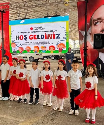 Kur'an kurslarında yıl sonu coşkusu