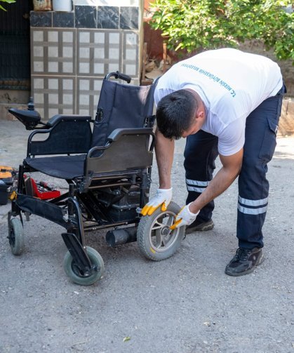 Mersin'de engellilere malzeme desteği