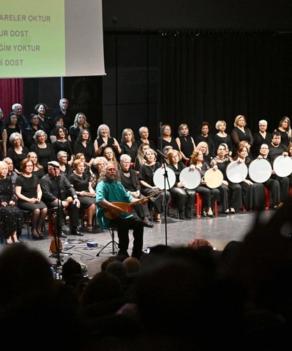 Muratpaşa'da 100 kişilik halk müziği şöleni