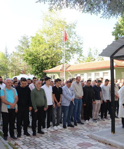 Profesör ile 3 kişi, zincirleme kazada hayatını kaybetti (2)
