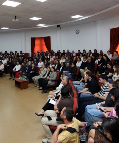 Rektör Özkan'dan geleceğin bilim kadınlarına mentörlük