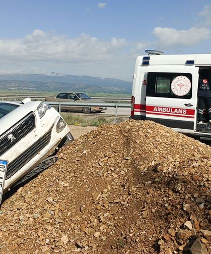 Şarampole düşen otomobilin sürücüsü yaralandı