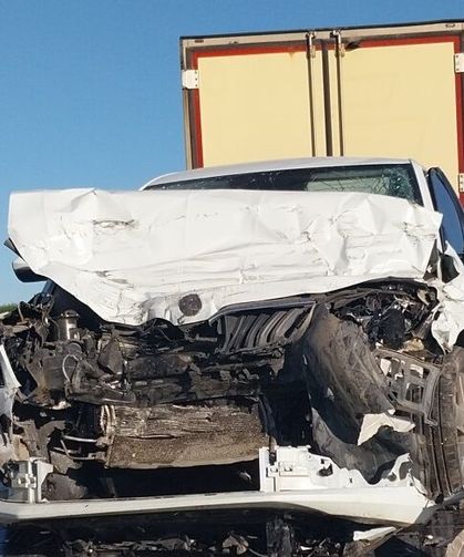 TIR'la çarpışan otomobildeki anne ve kızı öldü, baba ağır yaralı