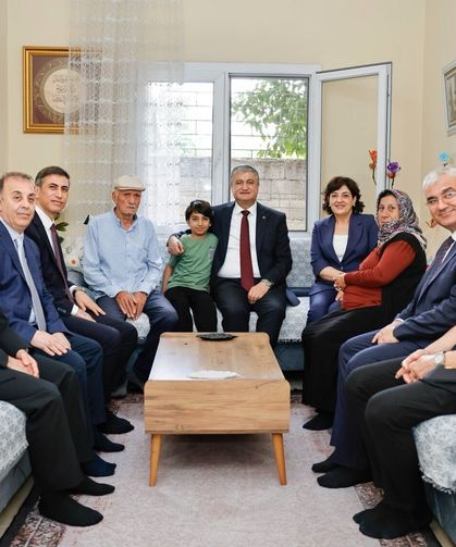 Vali Yavuz, şehit ailelerini ziyaret etti