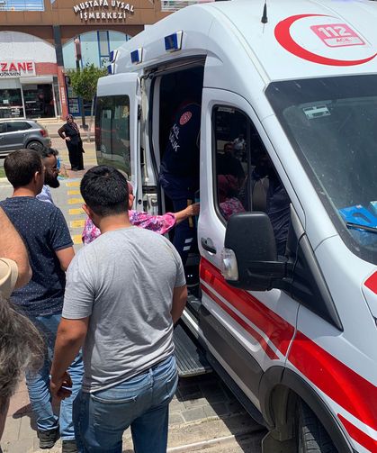 4 yaşındaki Ömer'e pazarda yorgun mermi isabet etti