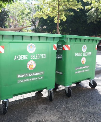 Akdeniz'de çöp konteynerleri yenileniyor