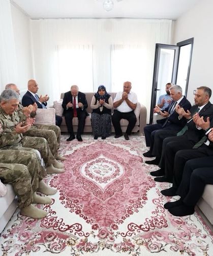 Bakan Güler, Kahramanmaraş'ta birlikleri denetledi (5)