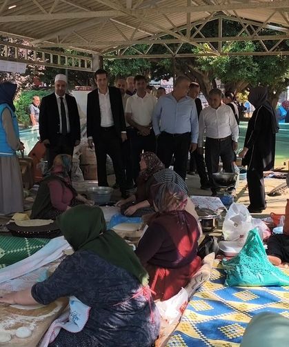 Bozyazı'da 'hayır çarşısı' açıldı