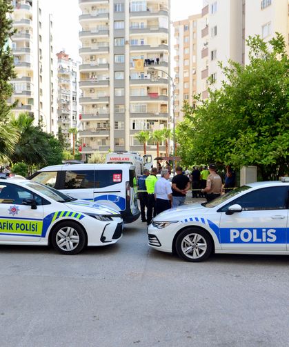 Çöp kamyonunun altında kalan yaya öldü