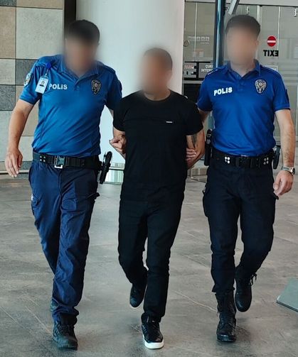 Firari hükümlü havalimanında yakalandı