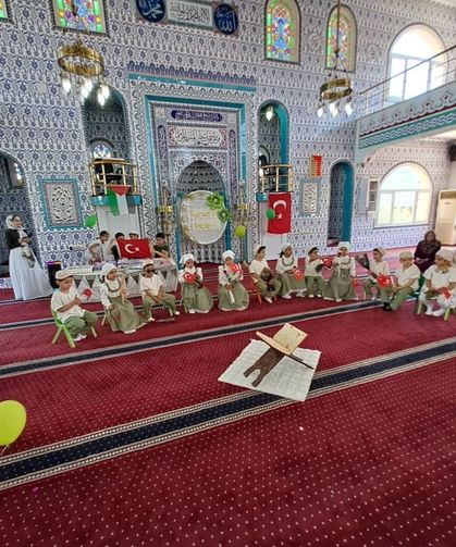 Kur'an kursunda mezuniyet töreni