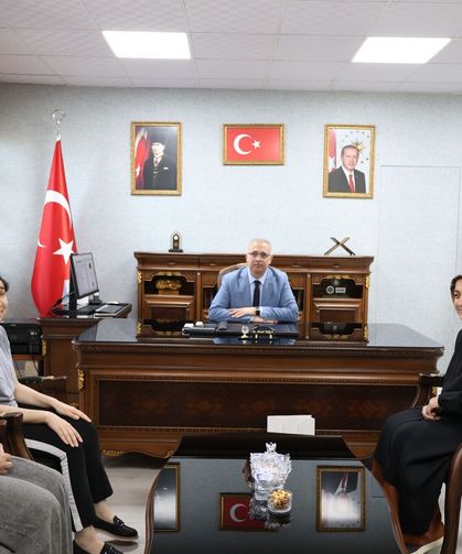 Müftülükten görme engelli öğrenciye akıllı baston desteği