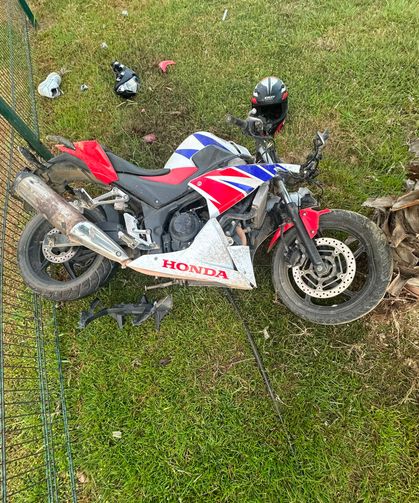 Refüje çarpan motosikletin sürücüsü hayatını kaybetti
