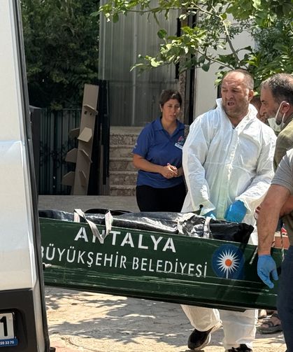 Yalnız yaşadığı evinde ölü bulundu