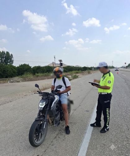 Adana'da arama yapılan araçta 4 adet patlayıcı madde ele geçirildi