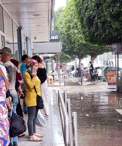 Adana'da yaz yağmuru hazırlıksız yakaladı