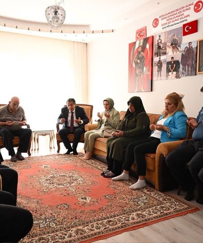 Hatay'da emniyetten 15 Temmuz şehitlerinin ailelerine ziyaret