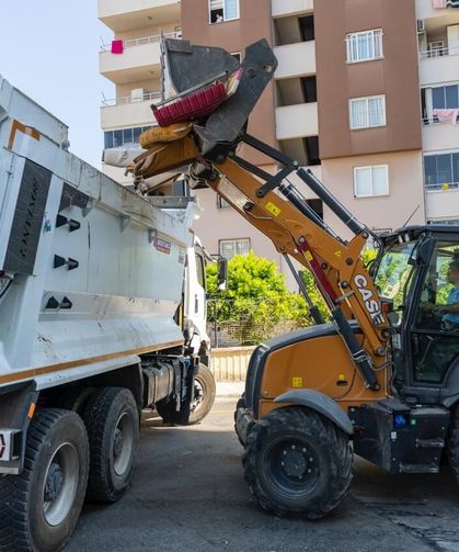 Mersin'de çöp evden 5 kamyon atık çıkarıldı