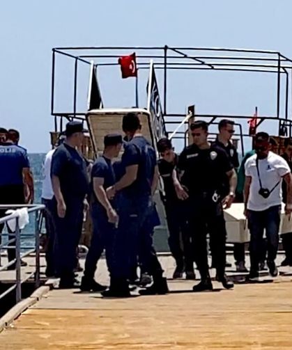 Mersin'de denizde erkek cesedi bulundu