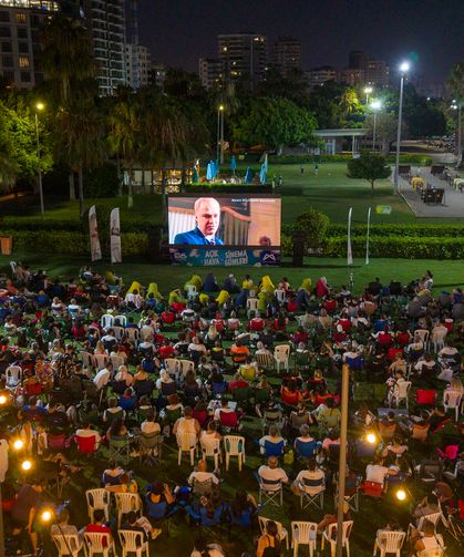 Mersin'de palmiyelerin altında sinema keyfi başladı