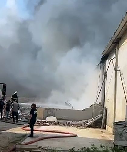 Narenciye paketleme tesisinde yangın