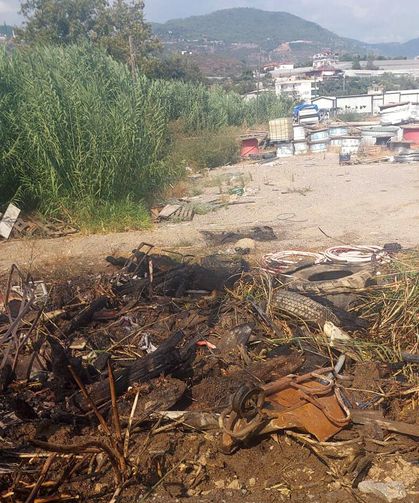 Alanya'da otluk alanda çıkan yangın söndürüldü