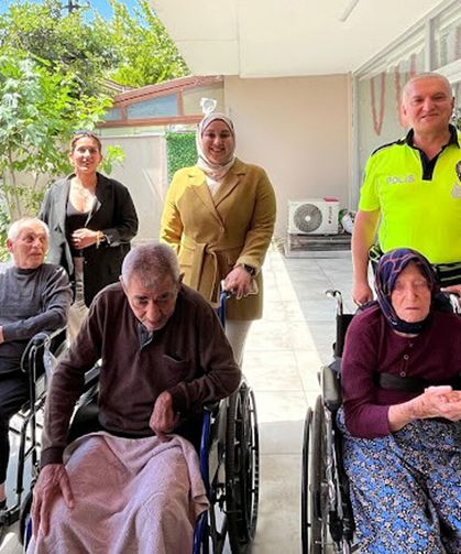 Antalyalı yaşlılar müzikle nefes aldı