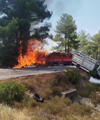 Mersin'de zincirleme kaza: 1 ölü, 2 yaralı