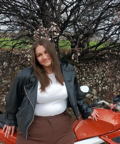 Otomobille çarpışan motosikletin sürücüsü Nehir, hayatını kaybetti