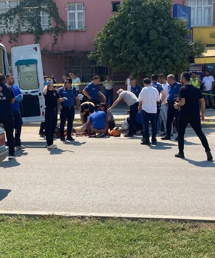 Adliyeden çıkan aileye silahlı saldırı: 1 ölü