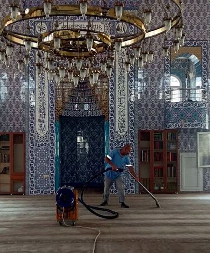 Akdeniz'de ibadethaneler temizleniyor