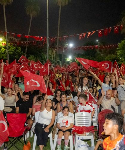 Avrupa şampiyonluğu Mersin'i sardı