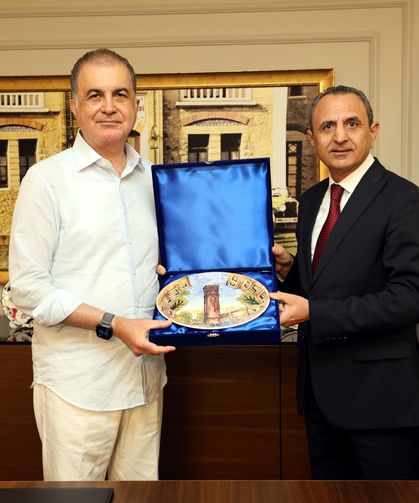 Ömer Çelik'ten Yüreğir Belediye Başkan Vekili Özünal'a ziyaret
