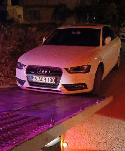 'Dur' ihtarına uymayan sürücü, otomobili bırakıp kaçtı
