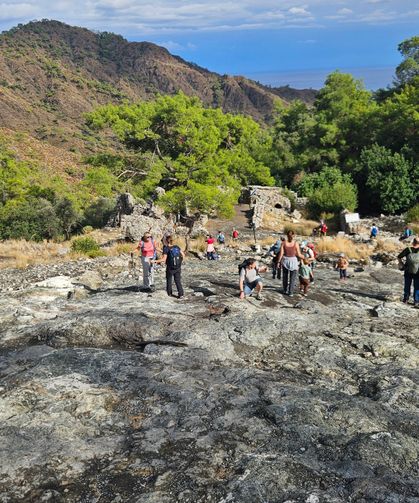 'İlk olimpiyat ateşi' efsanesinin adresi Yanartaş, turistlerin uğrak noktası