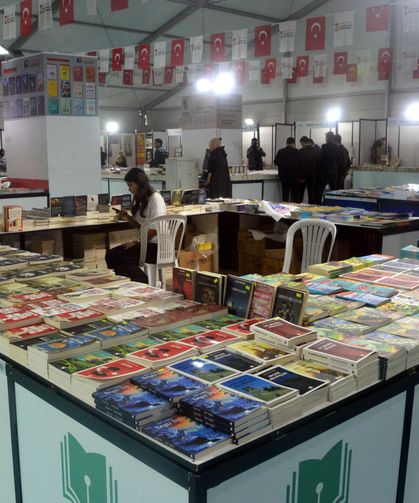 Kahramanmaraş 11'inci Kitap Fuarı açıldı. Açılışa Bakan Yardımcısı Yılmaz katıldı