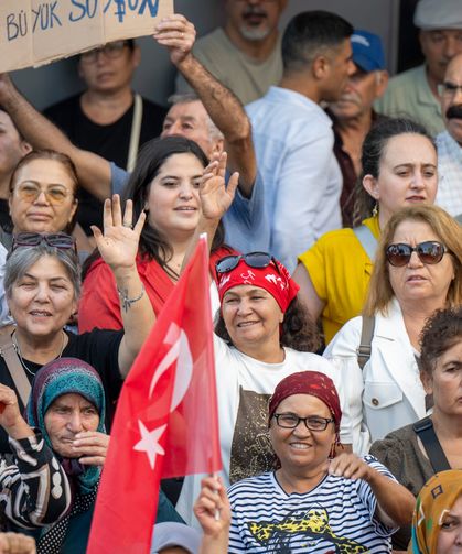 Özgür Özel, Vahap Seçer'i cezaevinde ziyaret etti (3)